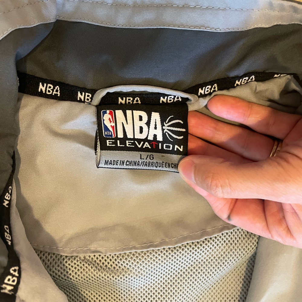 NBA Elevation Wind Breaker - Picture 3 of 5